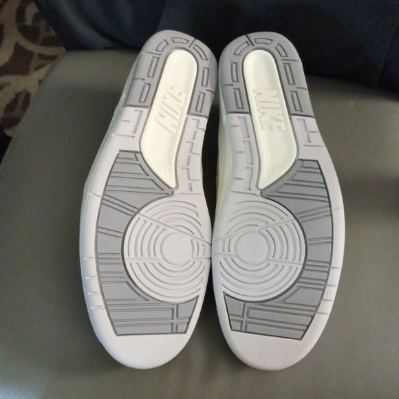 Jordan 2 Low Retro Python - Picture 2 of 7